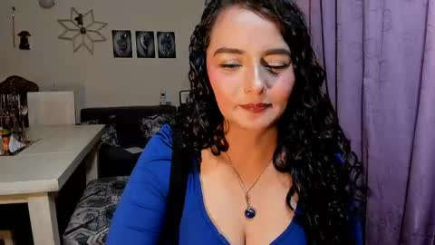 Snapshot of emma_luxy chatting on April 16, 2026, 1:17 am emma luxy online show from April 16, 2026, 1:17 am