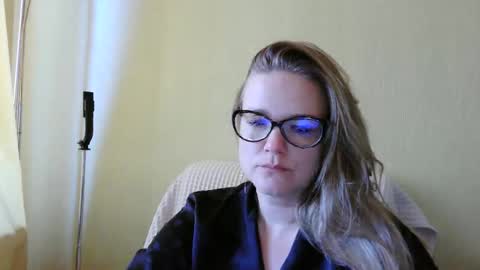 Snapshot of emma_misty_ chatting on October 1, 2025, 7:25 am emma_misty_ online show from October 1, 2025, 7:25 am