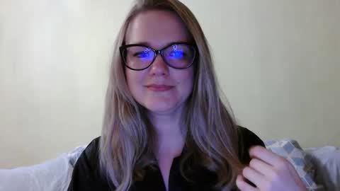 Snapshot of emma_misty_ chatting on October 20, 2025, 5:35 pm emma_misty_ online show from October 20, 2025, 5:35 pm