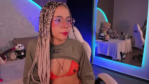     online show from December 5, 2024, 10:01 am