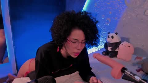     online show from January 25, 2025, 10:08 am