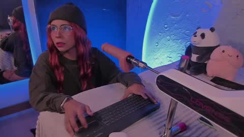     online show from January 28, 2025, 10:02 am