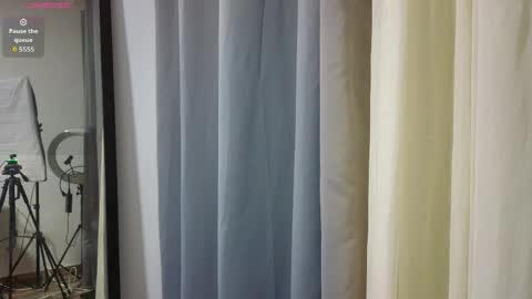 EMMA REVEES  online show from March 30, 2026, 6:14 am