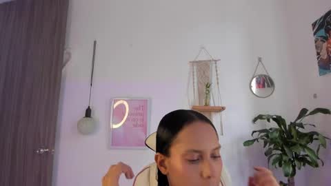 Snapshot of emma_rinaldi_ chatting on April 6, 2026, 6:20 pm Emma online show from April 6, 2026, 6:20 pm