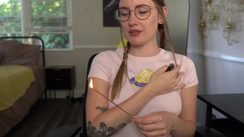 Snapshot of emma_ruby chatting on September 22, 2025, 5:59 pm Emma Ruby online show from September 22, 2025, 5:59 pm