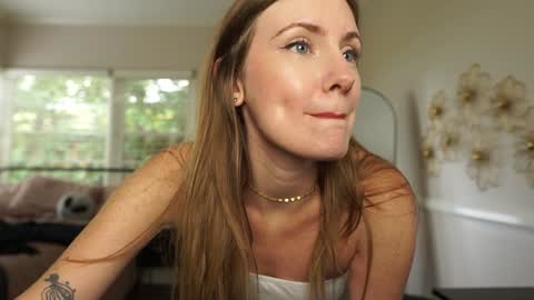 Snapshot of emma_ruby chatting on November 20, 2025, 5:34 pm Emma Ruby online show from November 20, 2025, 5:34 pm