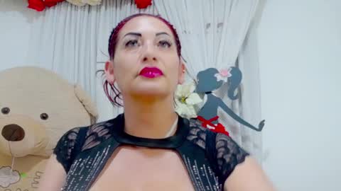 emma_saenzz online show from January 19, 2026, 4:27 am