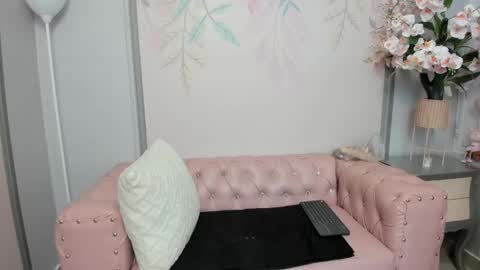 EMMA online show from September 25, 2025, 6:22 pm