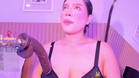 Snapshot of emma_walton_ chatting on April 29, 2026, 7:42 pm online show from April 29, 2026, 7:42 pm