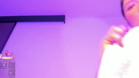 Snapshot of emma_walton_ chatting on May 26, 2026, 12:34 pm online show from May 26, 2026, 12:34 pm