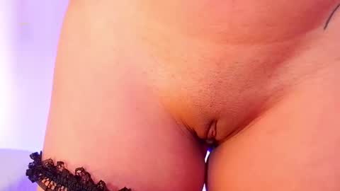 Snapshot of emma_web_ chatting on October 16, 2025, 5:36 pm Emma web online show from October 16, 2025, 5:36 pm