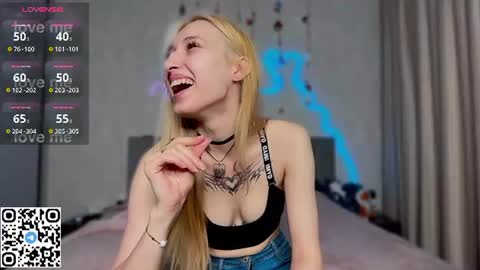 Snapshot of emma_willson chatting on July 24, 2026, 5:00 pm Emma online show from July 24, 2026, 5:00 pm