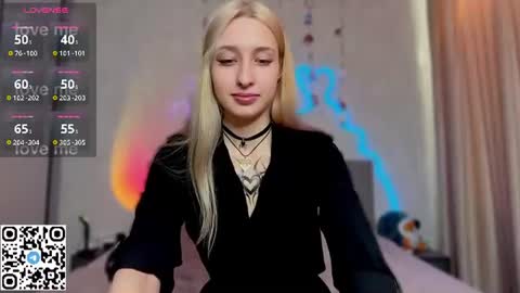 Snapshot of emma_willson chatting on July 30, 2026, 1:32 pm Emma online show from July 30, 2026, 1:32 pm