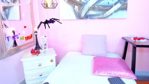 Emma  online show from October 16, 2025, 5:36 pm