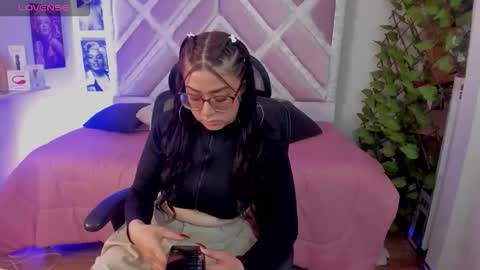 emmaaa69 online show from December 17, 2025, 10:27 pm