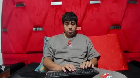 EmmaAndDemon online show from February 4, 2026, 12:22 pm