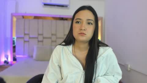 Emma online show from November 8, 2025, 12:05 pm