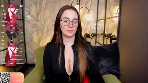 Snapshot of emmabloomm chatting on May 10, 2026, 10:48 pm Emma online show from May 10, 2026, 10:48 pm