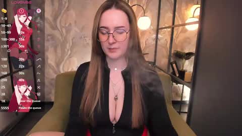 Snapshot of emmabloomm chatting on May 26, 2026, 10:39 pm Emma online show from May 26, 2026, 10:39 pm