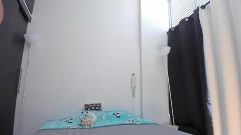 Snapshot of emmaclark_1 chatting on May 21, 2026, 7:43 pm emmaclark_1 online show from May 21, 2026, 7:43 pm