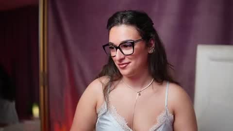  Emma  online show from July 20, 2026, 9:17 pm