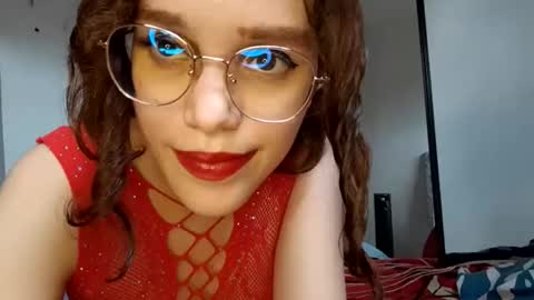 Snapshot of emmaguanaof chatting on May 18, 2026, 6:36 pm Emma online show from May 18, 2026, 6:36 pm