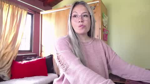 Snapshot of emmahenderson chatting on January 15, 2025, 5:47 pm Andrea online show from January 15, 2025, 5:47 pm