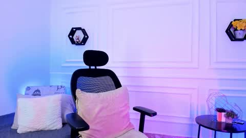 emmajohanson online show from March 6, 2026, 6:37 pm