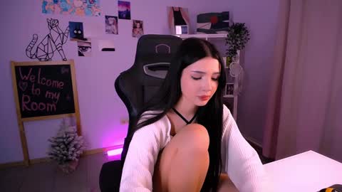 Emma online show from December 18, 2024, 1:23 pm