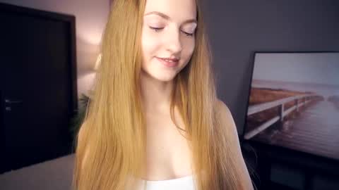 Snapshot of emmalaflame chatting on October 25, 2025, 9:09 pm Emma day Wendy night online show from October 25, 2025, 9:09 pm