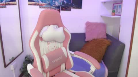 Emma  online show from December 20, 2024, 11:16 pm