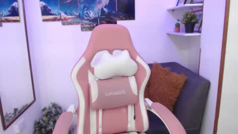 Emma  online show from March 9, 2025, 4:38 am