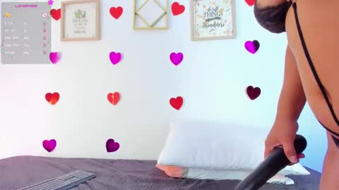 Emma Rogers online show from February 22, 2025, 12:40 pm