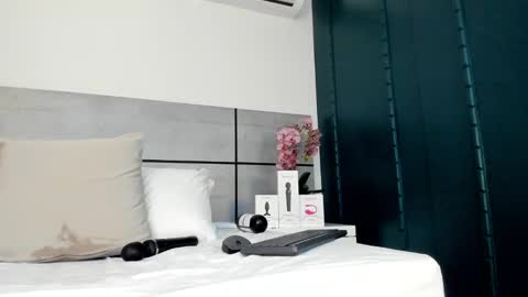  Emma  online show from February 9, 2025, 8:22 am