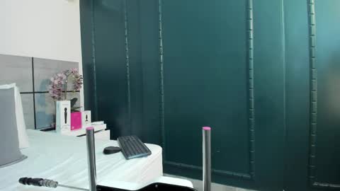 Snapshot of emmasmithh2 chatting on March 30, 2026, 2:34 am Emma online show from March 30, 2026, 2:34 am