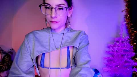 Snapshot of emmaterrestrial chatting on January 4, 2025, 5:26 pm RH-NEGATIVE GREEN-EYED BAELIEN online show from January 4, 2025, 5:26 pm