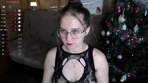 Mia online show from December 30, 2024, 6:27 pm