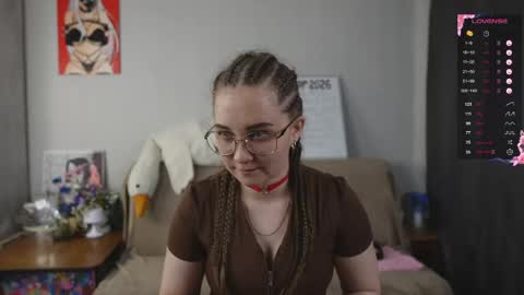 Snapshot of emmatiny chatting on May 8, 2026, 6:02 pm Mia online show from May 8, 2026, 6:02 pm