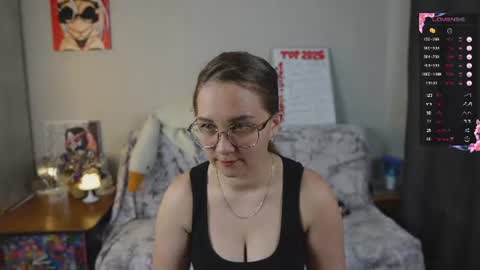 Snapshot of emmatiny chatting on June 21, 2026, 8:00 pm Mia online show from June 21, 2026, 8:00 pm