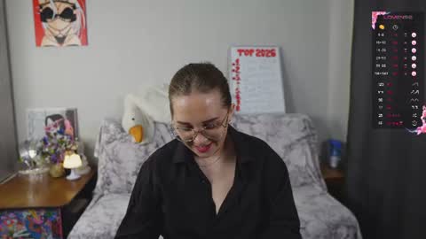 Snapshot of emmatiny chatting on June 22, 2026, 5:21 pm Mia online show from June 22, 2026, 5:21 pm