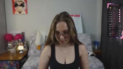 Snapshot of emmatiny chatting on July 3, 2026, 1:39 pm Mia online show from July 3, 2026, 1:39 pm