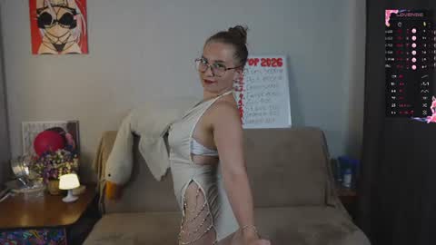 Snapshot of emmatiny chatting on July 29, 2026, 3:10 pm Mia online show from July 29, 2026, 3:10 pm