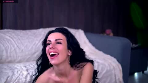 Emma online show from December 19, 2025, 9:11 pm