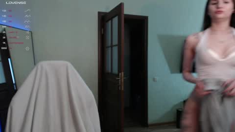 Snapshot of emmiclo chatting on May 8, 2026, 6:24 pm Emily online show from May 8, 2026, 6:24 pm
