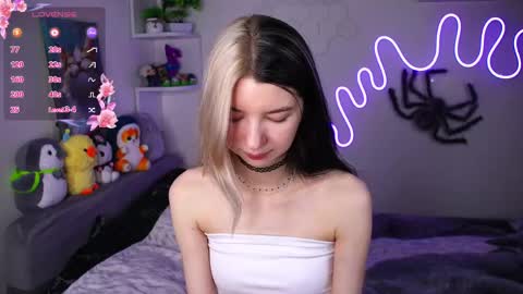 emmie_everly online show from April 13, 2026, 7:41 pm