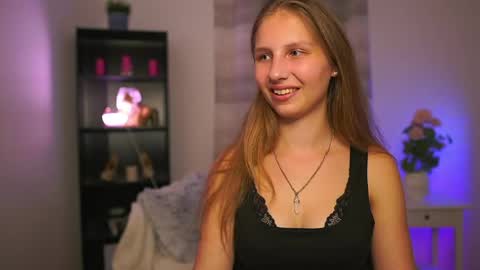 Snapshot of emmie_murray chatting on May 8, 2026, 6:24 pm Emmie online show from May 8, 2026, 6:24 pm