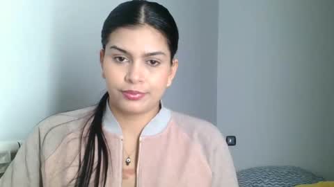 emmie online show from December 16, 2024, 1:54 pm