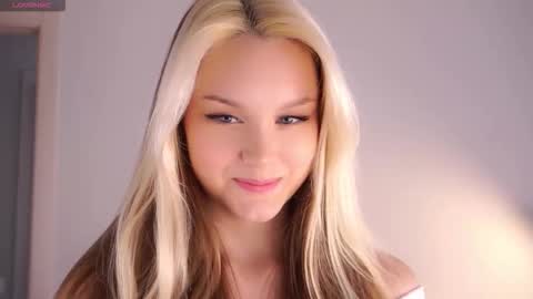 Snapshot of emmiemurray chatting on September 10, 2025, 6:46 am Aurora online show from September 10, 2025, 6:46 am