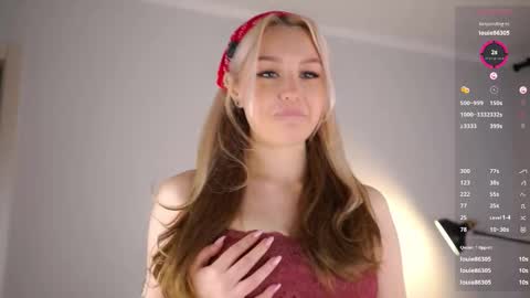 Snapshot of emmiemurray chatting on October 24, 2025, 6:32 am Aurora online show from October 24, 2025, 6:32 am