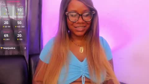 Snapshot of emmilyroose chatting on July 29, 2026, 9:35 pm EmmilyRoose online show from July 29, 2026, 9:35 pm